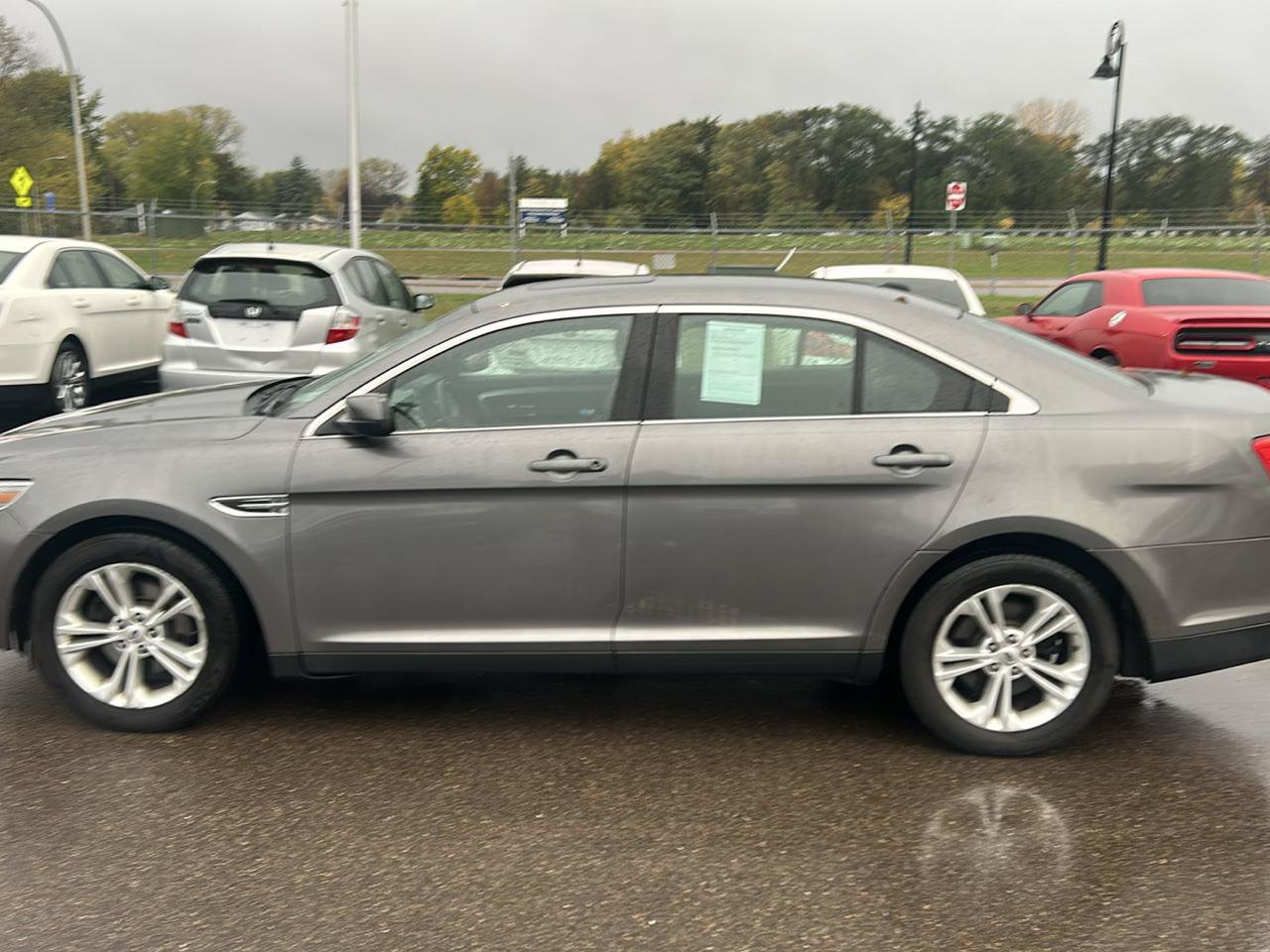 Used 2013 Ford Taurus SEL FWD image 8