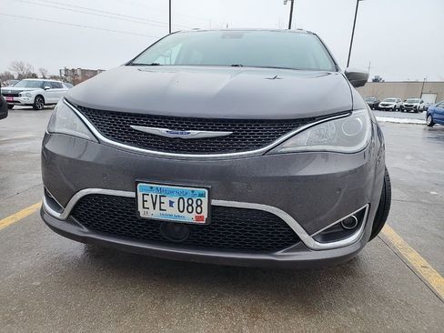 Used 2020 Chrysler Pacifica Limited w/ Tire & Wheel Group image 21