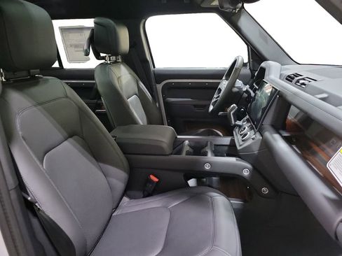 New 2026 Land Rover Defender 130 X-Dynamic SE AWD/4WD image 30