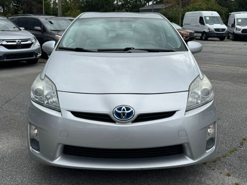 Used 2010 Toyota Prius Three image 2