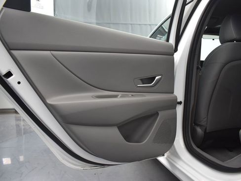 Used 2023 Hyundai Elantra SEL image 16