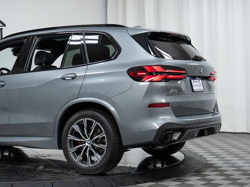 New 2026 BMW X5 xDrive40i w/ M Sport Package AWD/4WD image 29