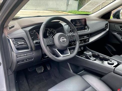 Certified 2023 Nissan Rogue SV w/ SV Premium B Package AWD/4WD image 18