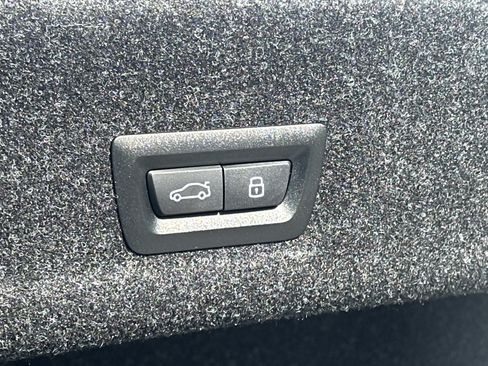 New 2026 BMW 330i Sedan w/ M Sport Package image 31