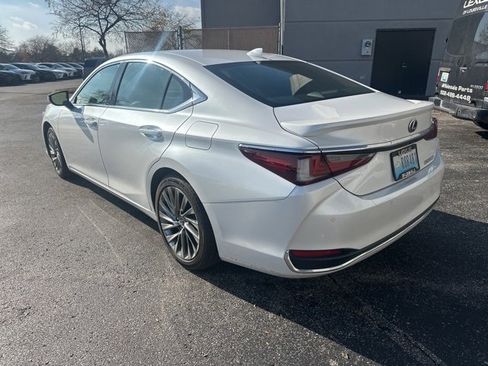 Used 2025 Lexus ES 300h w/ Luxury Package image 5
