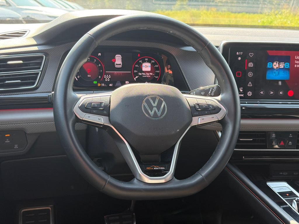 Used 2025 Volkswagen Atlas Peak Edition SE AWD/4WD image 23