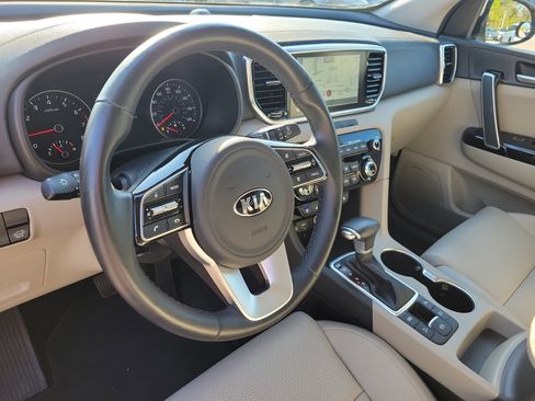 Used 2022 Kia Sportage EX w/ EX Technology Package image 24