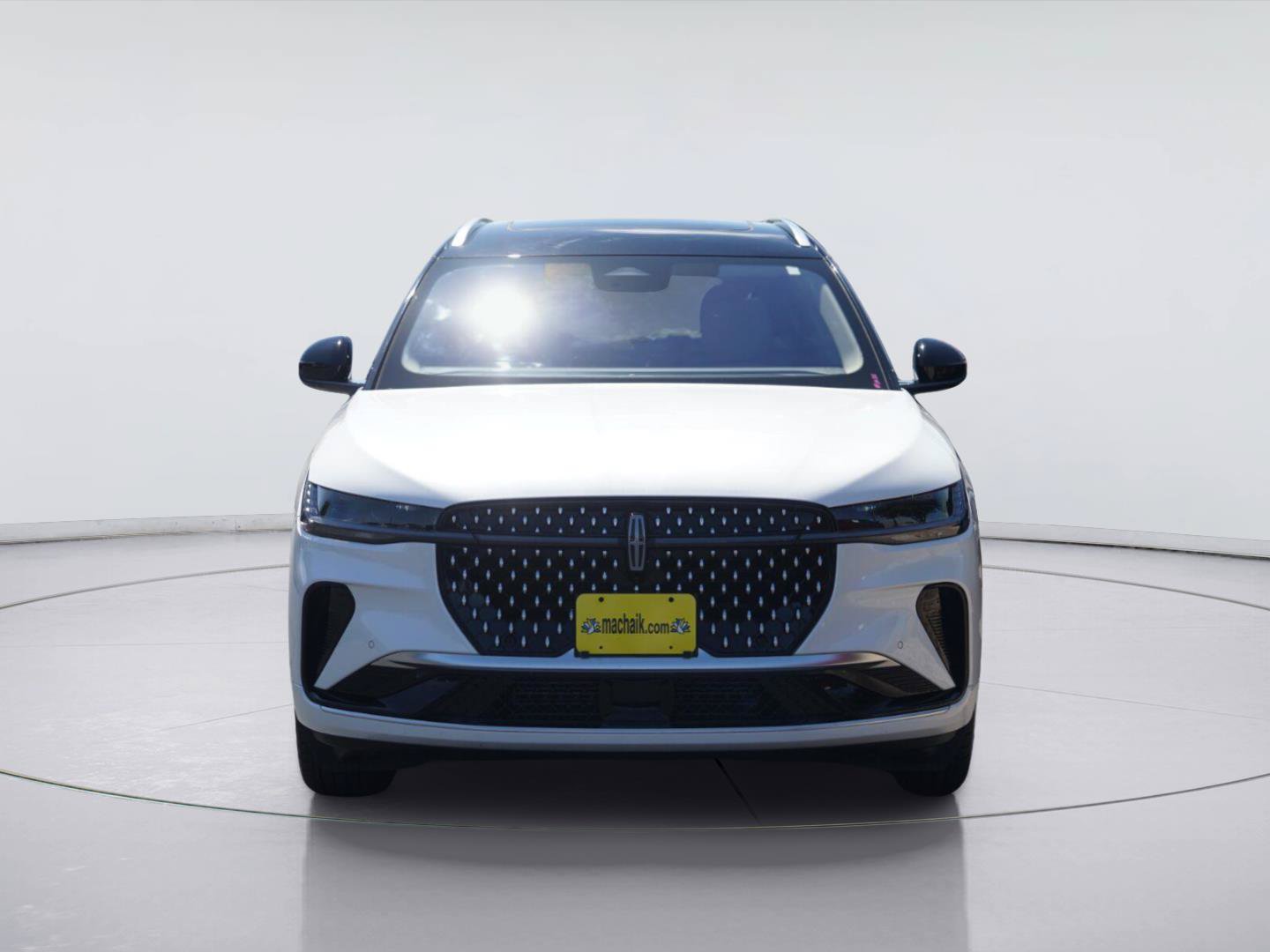 Used 2025 Lincoln Nautilus Reserve AWD/4WD image 3