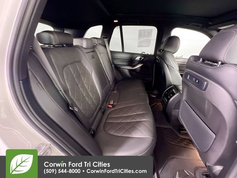 Used 2023 BMW X5 xDrive40i AWD/4WD image 16