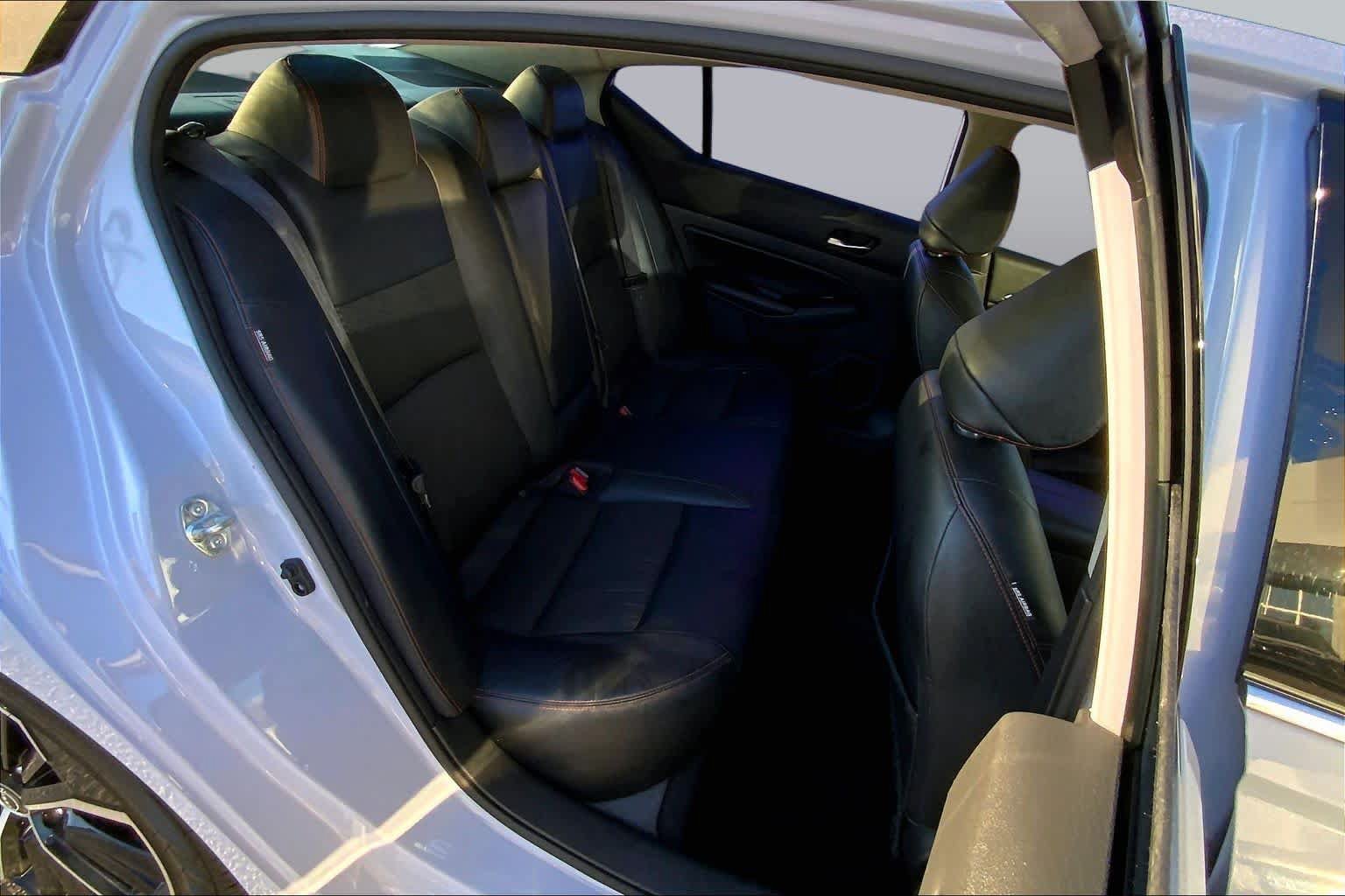 Used 2024 Nissan Altima 2.5 SR FWD image 17