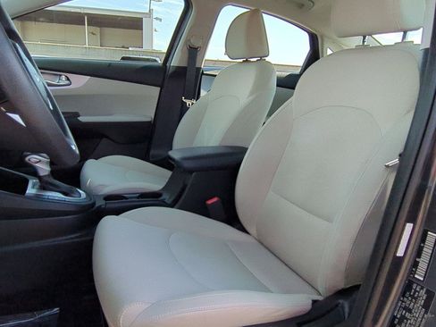 Used 2022 Kia Forte LXS image 19