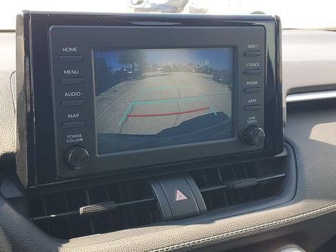 Used 2019 Toyota RAV4 LE FWD image 29