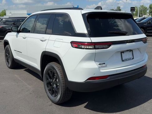 New 2026 Jeep Grand Cherokee Altitude AWD/4WD image 5