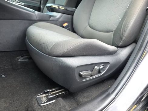 Used 2021 Toyota RAV4 XLE w/ Convenience Package FWD image 24