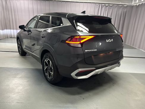 Used 2024 Kia Sportage LX AWD/4WD image 5