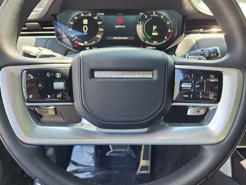 Used 2025 Land Rover Range Rover SE AWD/4WD image 18
