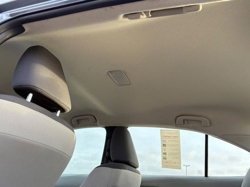 Used 2024 Toyota Corolla LE image 31