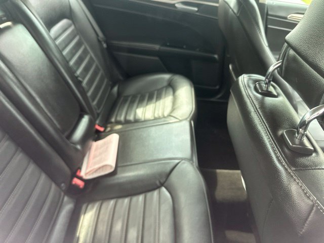 Used 2014 Ford Fusion SE w/ Equipment Group 202A FWD image 29