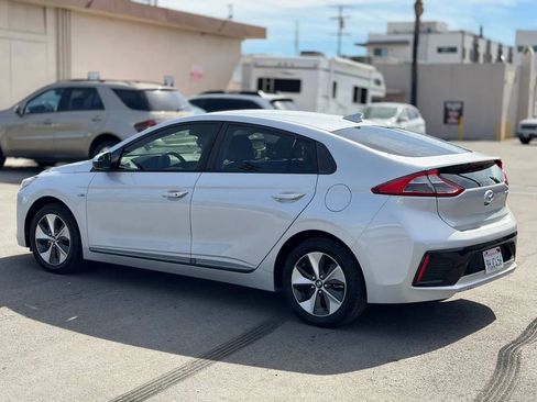 Used 2019 Hyundai Ioniq Electric image 11