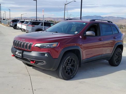 Used 2019 Jeep Cherokee Trailhawk w/ Cold Weather Group image 4