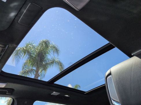 Used 2023 Cadillac Escalade V w/ LPO, ONYX Package image 28