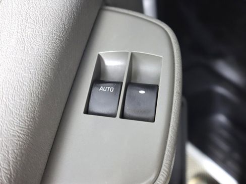 Used 2017 Chevrolet Express 2500 image 22