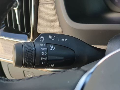 New 2026 Volvo XC90 B6 Plus w/ Protection Package Premier image 25