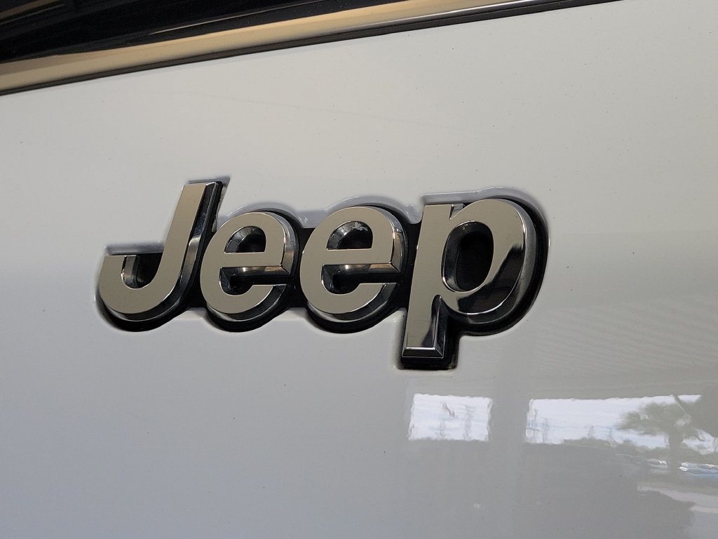 Used 2023 Jeep Grand Cherokee L Limited w/ Luxury Tech Group II AWD/4WD image 7
