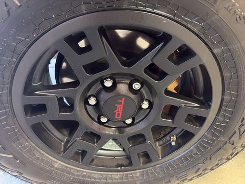 Used 2016 Toyota 4Runner TRD Pro AWD/4WD image 33