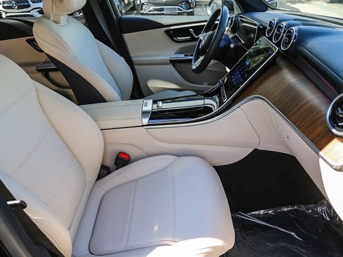 Used 2024 Mercedes-Benz GLC 300 4MATIC image 15