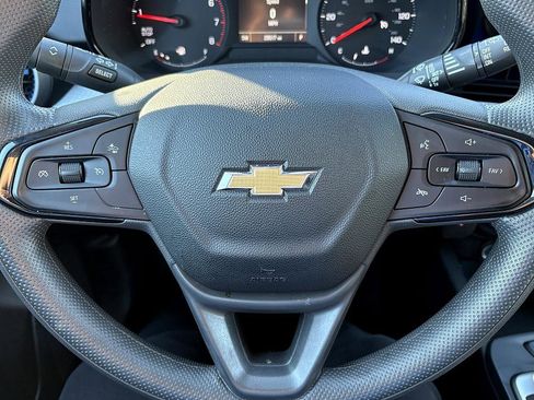 Used 2025 Chevrolet Trax LS image 19