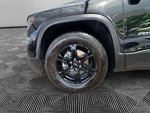 Used 2022 GMC Acadia AT4 w/ Technology Package image 9