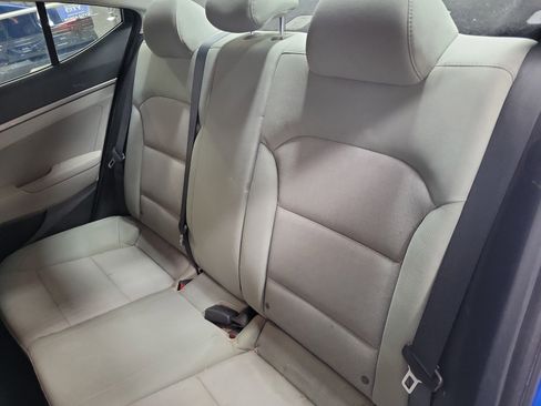 Used 2017 Hyundai Elantra SE image 10