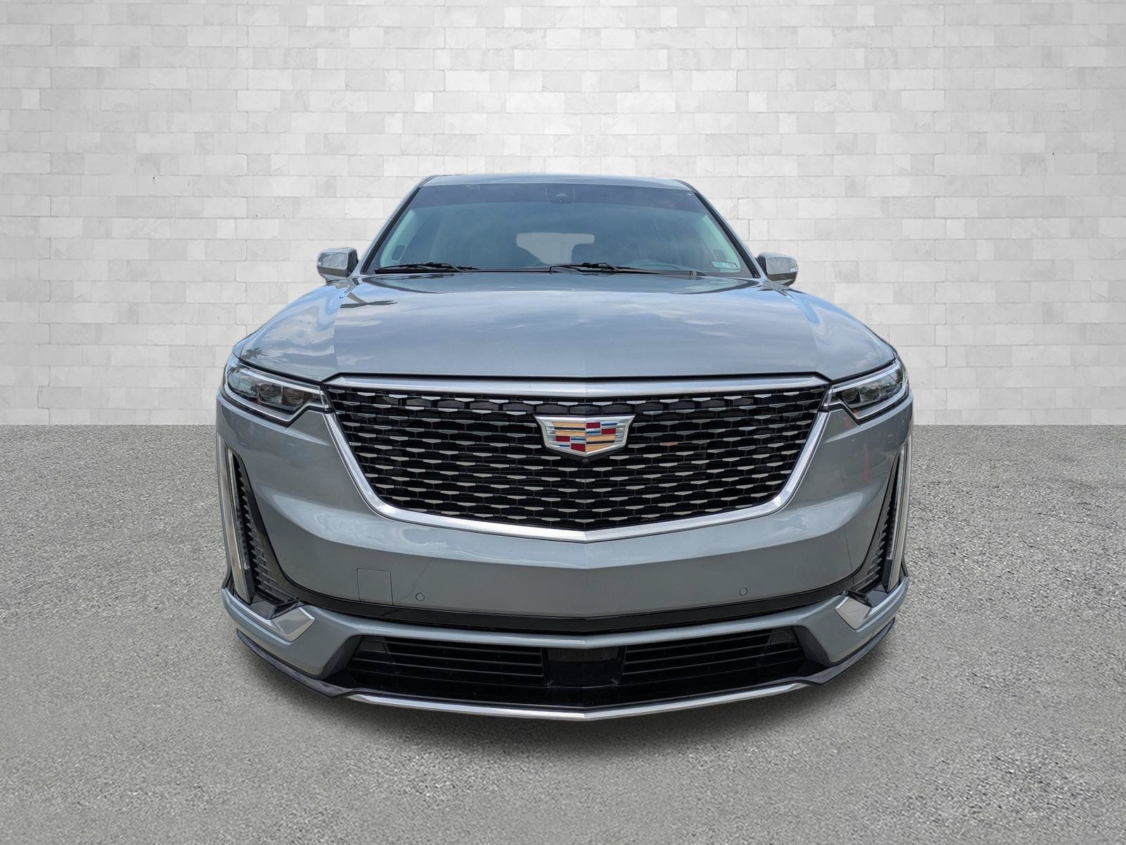 Used 2023 Cadillac XT6 Premium Luxury w/ Technology Package FWD image 6