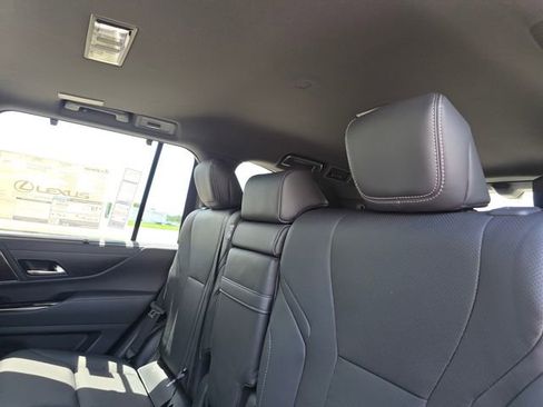 New 2026 Lexus LX 600 4WD w/ Luxury Package image 18