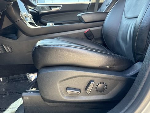 Used 2022 Ford Edge Titanium AWD/4WD image 25