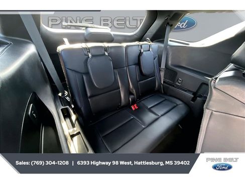 Used 2025 Ford Explorer ST-Line w/ ST-Line Street Pack AWD/4WD image 21