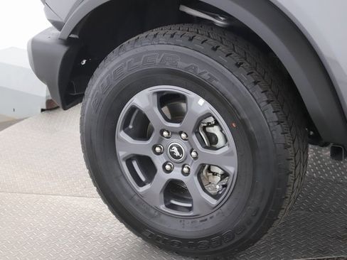 Used 2025 Ford Bronco Big Bend image 13