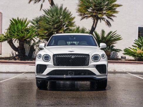 Used 2025 Bentley Bentayga Extended Wheelbase image 35