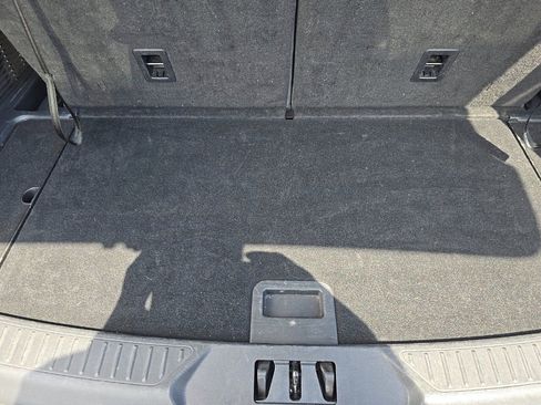 Used 2025 Ford Explorer Active AWD/4WD image 17