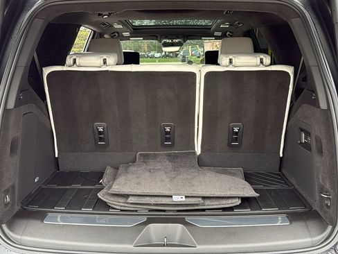 Certified 2025 Cadillac Escalade Premium Luxury Platinum AWD/4WD image 32
