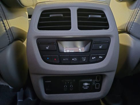 Used 2020 Honda Pilot Touring image 50