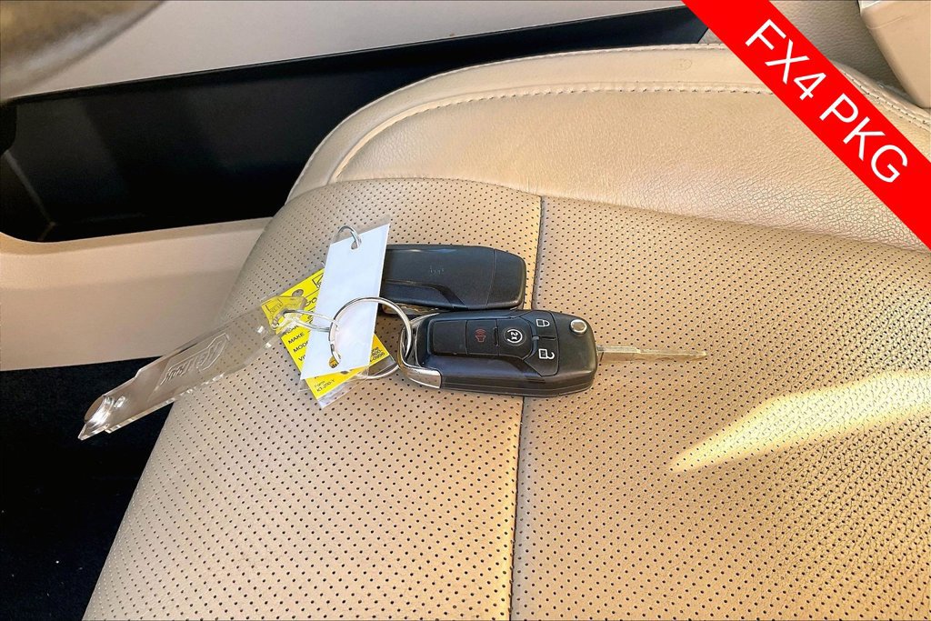 Used 2017 Ford F350 Lariat w/ Tow Technology Bundle AWD/4WD image 9