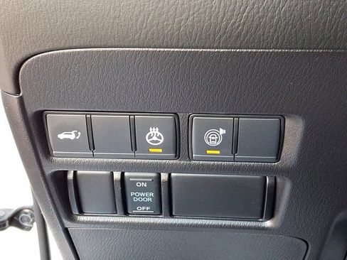 Used 2024 Nissan Armada Platinum w/ Captain's Chairs Package image 32