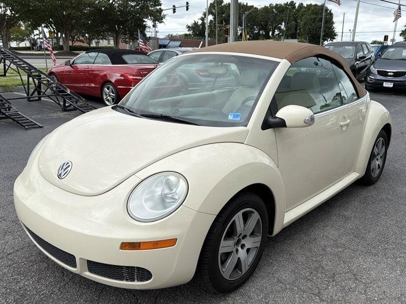 Used 2006 Volkswagen Beetle Convertible w/ Package 1 FWD image 4