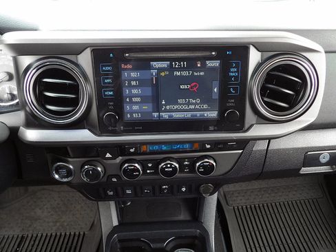 Used 2017 Toyota Tacoma TRD Pro image 19