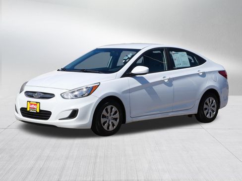 Used 2017 Hyundai Accent SE FWD image 3