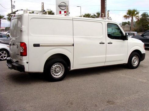 Used 2018 Nissan NV 2500 S image 3