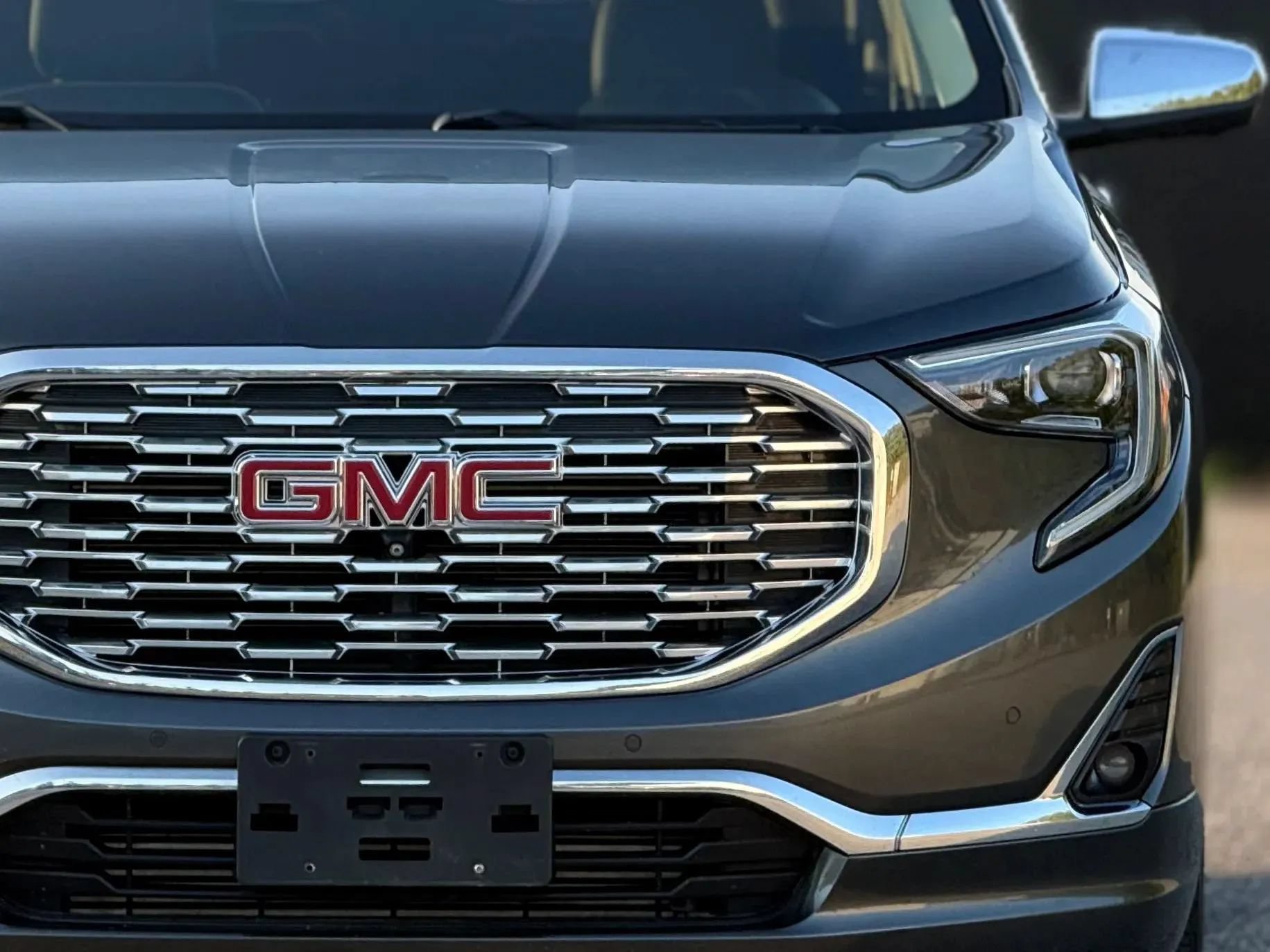 Used 2019 GMC Terrain Denali w/ Advanced Safety Package AWD/4WD image 12