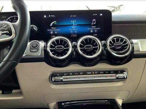 Certified 2023 Mercedes-Benz GLB 250 w/ Premium Package image 33